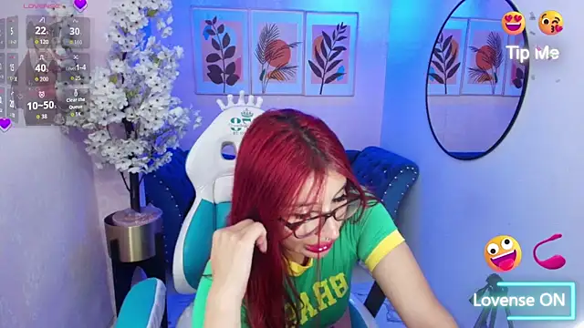 Sofi monroeee online show from June 9, 8:09 pm