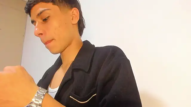 Axel DavisS online show from April 24, 7:00 am