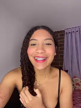 Daphnne Curly online show from August 5, 2:25 am