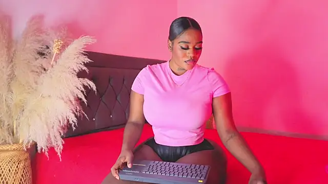Thalyanna ebonny online show from May 5, 7:44 pm