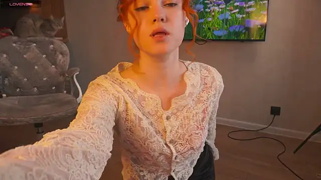 evawitney online show from April 27, 5:05 am