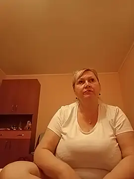 I amVeronicle online show from June 12, 1:43 pm
