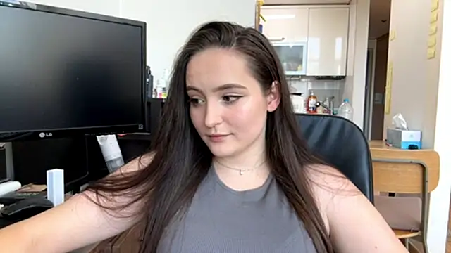 Emilly Cart online show from May 8, 2:50 am