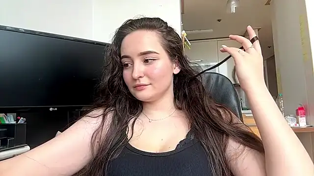 Emilly Cart online show from July 28, 3:24 am