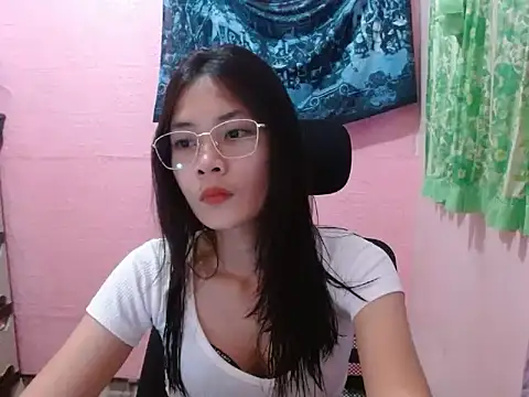 Sweetsexylady19 online show from May 6, 12:21 pm
