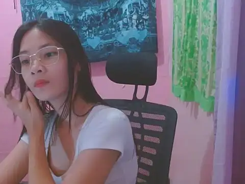 Sweetsexylady19 online show from June 6, 5:01 am