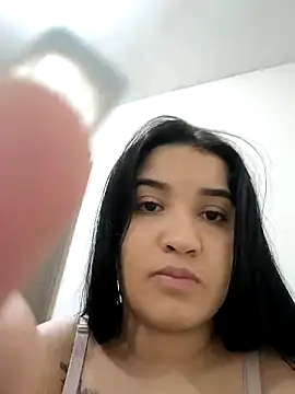 Snapshot of eline01 chatting on May 9, 10:15 pm eline01 online show from May 9, 10:15 pm