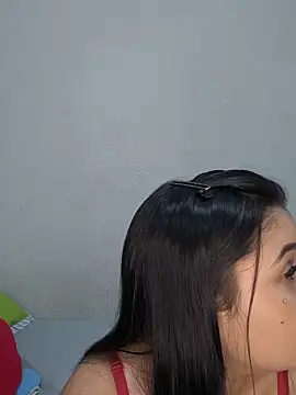 Snapshot of eline01 chatting on May 29, 3:37 am eline01 online show from May 29, 3:37 am