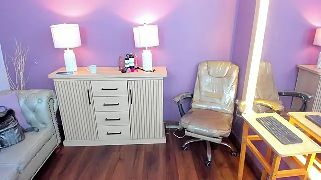 vailoetharris online show from July 7, 11:47 am