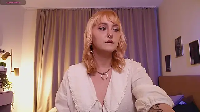 Emma Thomps online show from June 1, 2:08 pm