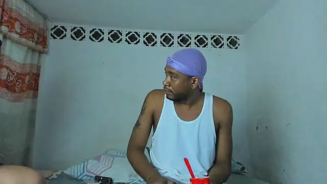 Snapshot of Cherry_Chocolate chatting on April 29, 1:21 am Cherry Chocolate online show from April 29, 1:21 am