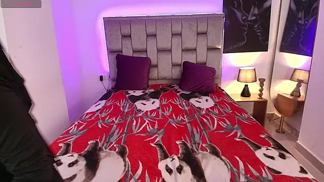 dara lux online show from April 22, 4:37 am