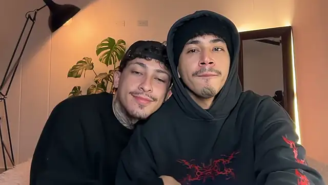 Noah and Steven online show from May 5, 2:19 am