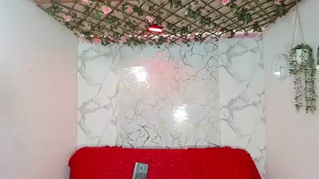 DAHNE HOT  online show from June 12, 1:32 pm