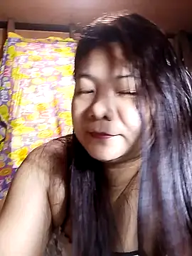 Snapshot of eljhenx chatting on June 3, 3:20 am eljhenx online show from June 3, 3:20 am