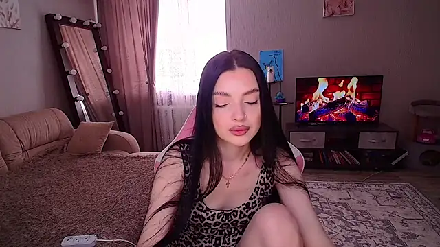 yoursLina online show from June 10, 6:23 am