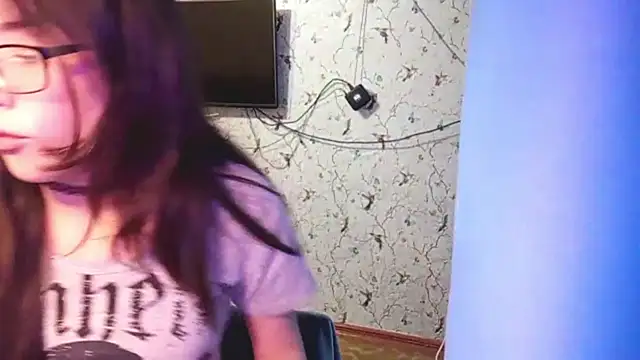 Snapshot of DelicaBrome chatting on June 14, 1:57 pm DelicaBrome online show from June 14, 1:57 pm