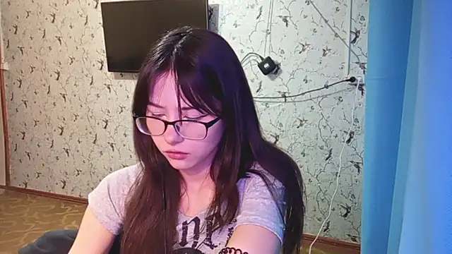 Snapshot of DelicaBrome chatting on June 15, 11:34 am DelicaBrome online show from June 15, 11:34 am