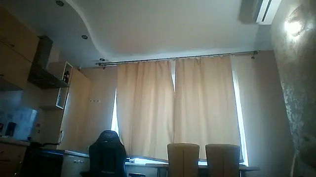 Lisanta online show from June 25, 3:38 pm