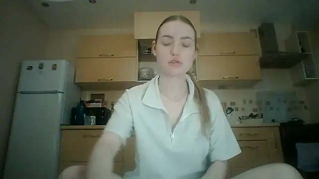 Lisanta online show from July 8, 2:49 am