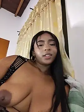 sophi laraa online show from June 11, 2:53 am