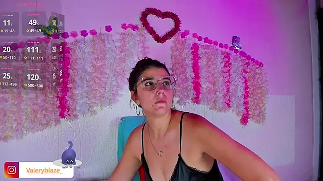 Snapshot of ValeryBlaze_ chatting on June 17, 7:04 pm ValeryBlaze online show from June 17, 7:04 pm