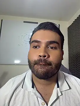 LucaLaurent online show from April 26, 9:34 pm