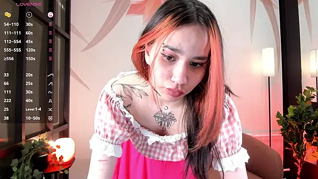 Velvet Nova online show from April 23, 1:35 pm