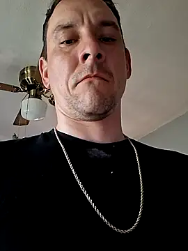 Snapshot of JGWntwrth86 chatting on April 21, 10:45 pm JGWntwrth86 online show from April 21, 10:45 pm