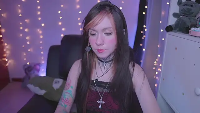 Snapshot of -VKatt chatting on April 24, 2:58 am -VKatt online show from April 24, 2:58 am