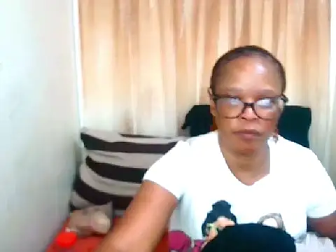 Snapshot of Ebony_Bloom69 chatting on July 28, 5:14 am Ebony Bloom69 online show from July 28, 5:14 am