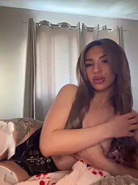 Hisnaughtylilthing online show from April 23, 6:21 pm