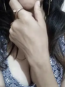 lovelyrosewifey online show from April 24, 1:13 pm