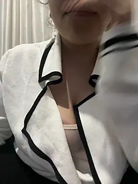 Laavinia online show from April 27, 9:13 pm