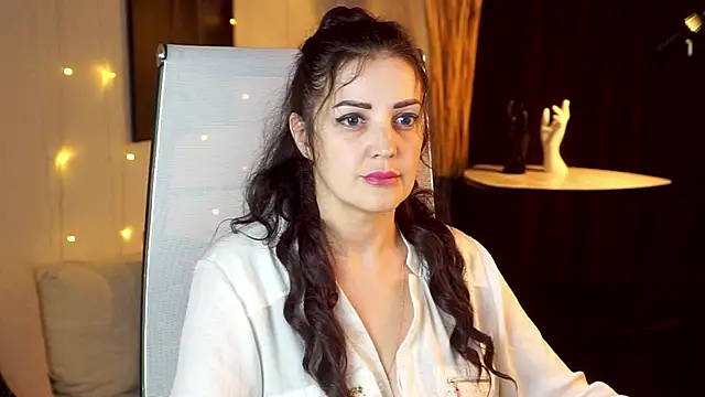 Snapshot of AureliaVane chatting on May 23, 6:23 pm AureliaVane online show from May 23, 6:23 pm