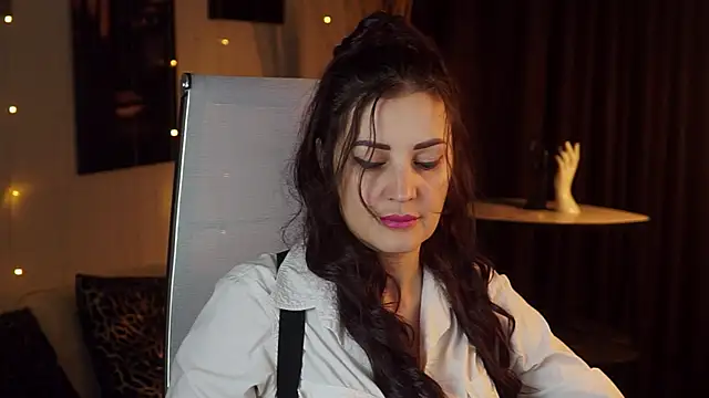 Snapshot of AureliaVane chatting on June 10, 3:33 pm AureliaVane online show from June 10, 3:33 pm