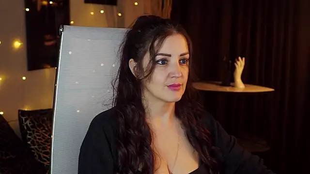 Snapshot of AureliaVane chatting on June 11, 3:43 pm AureliaVane online show from June 11, 3:43 pm