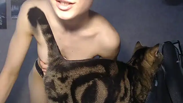 Snapshot of EveLiaka chatting on May 15, 11:45 pm EveLiaka online show from May 15, 11:45 pm