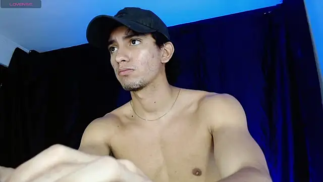 Snapshot of dante_18cm_ chatting on May 15, 11:23 pm dante 18cm online show from May 15, 11:23 pm