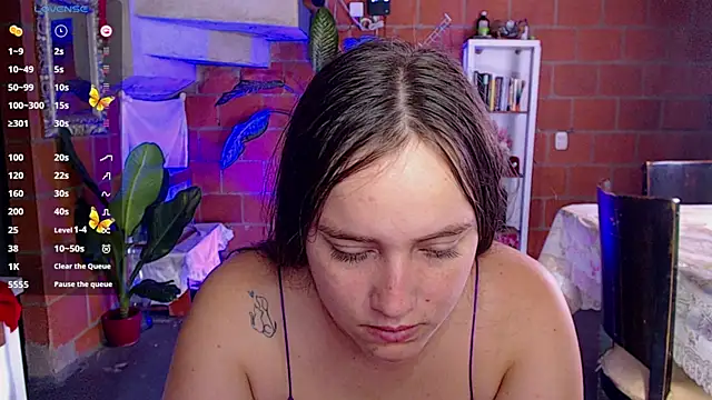 Valerymoon19 online show from June 18, 6:34 pm