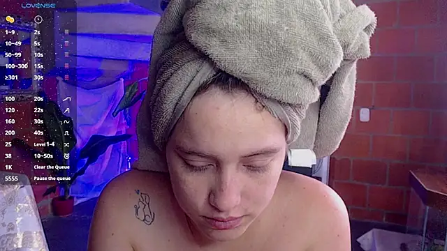 Valerymoon19 online show from June 26, 6:23 pm