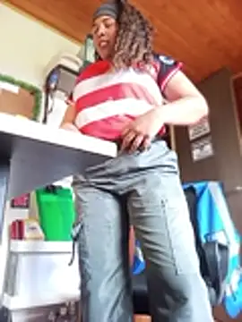 Ivon C online show from April 27, 1:31 pm