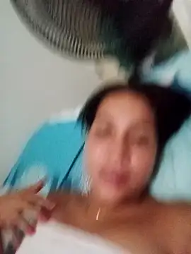 isaurarivera online show from April 20, 10:00 pm