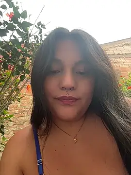 Snapshot of emily_gv1 chatting on June 27, 4:34 pm emily gv1 online show from June 27, 4:34 pm