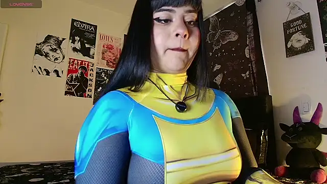 Snapshot of atena_hill_ chatting on August 4, 7:05 pm atena hill online show from August 4, 7:05 pm