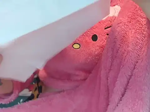 CarlyTheMessy online show from April 22, 7:15 pm