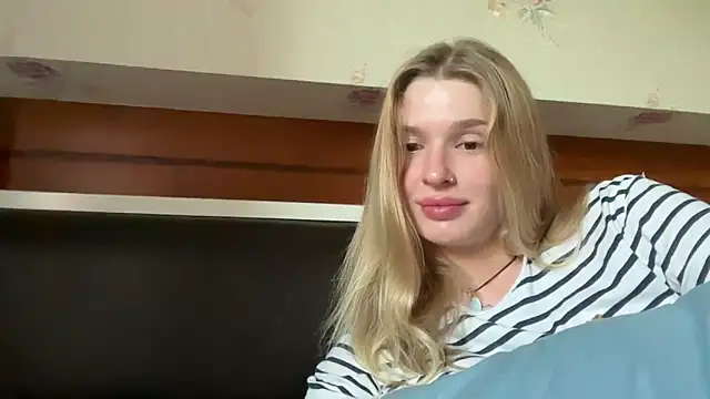 crazysuckks online show from April 28, 9:03 am