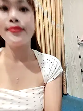 Ly-sexyy online show from June 9, 11:00 am