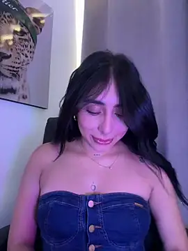 IsabellaNoir  online show from May 6, 8:03 pm