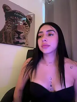 IsabellaNoir  online show from June 6, 9:30 pm